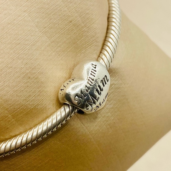 EUC Pandora 791112 Sterling Silver A Mother's Heart Family Bead - RETIRED - Picture 6 of 14